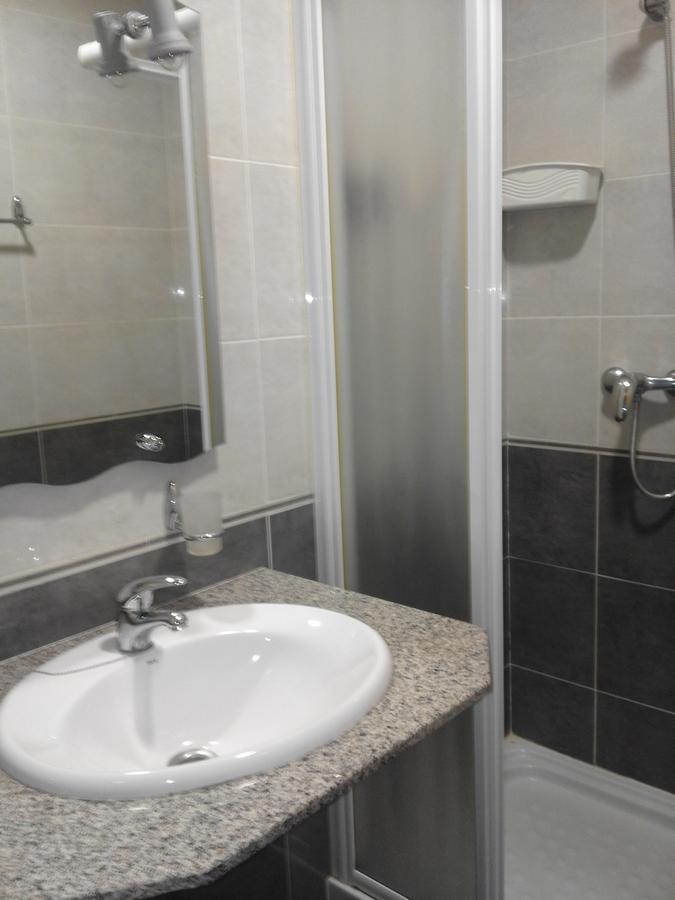 Hostal Restaurante Vial Ourense Esterno foto