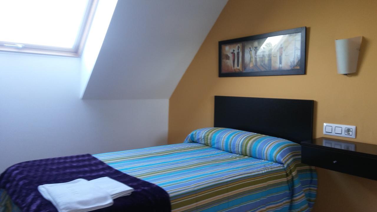 Hostal Restaurante Vial Ourense Esterno foto